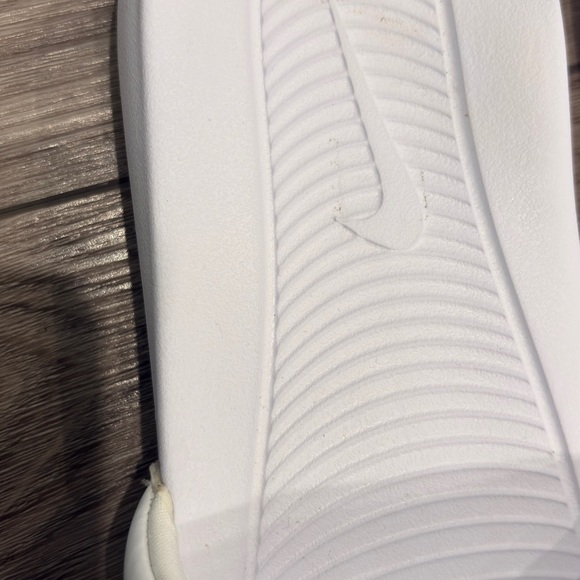 Nike White and Black Slide Men Sandals 11 - Picture 9 of 10